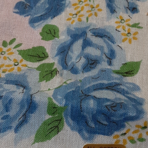 Floral Printed Cotton Scalloped Edge Handkerchief 12" Square - Picture 6 of 6